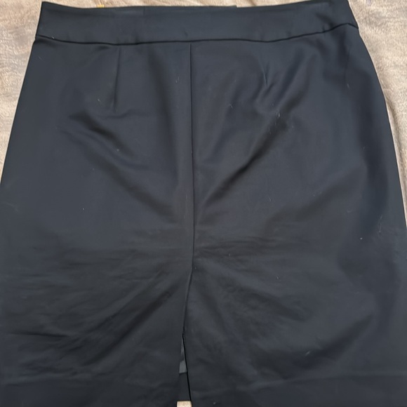 Michael Kors Cotton Stretch skirt. Black with integrated false belt. Size 10. - Picture 4 of 9